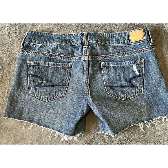 American Eagle Women’s Jean Shorts Size 4 Lightly Worn - Picture 2 of 5